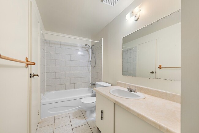 Photo - 3061 Sir John's Homestead