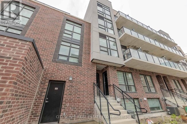 Photo - 871 Sheppard Ave W