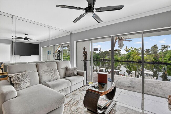 Photo - 1319 E Hillsboro Blvd Unit 208