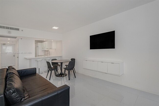 Photo - 100 Lincoln Rd Unidad 519