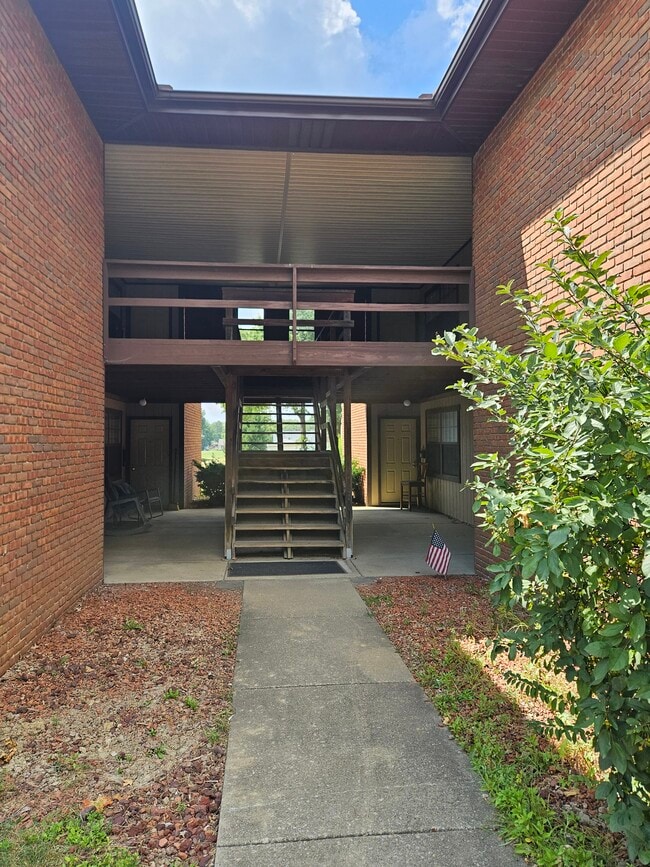 Photo - 2146 Tanglewood Ave