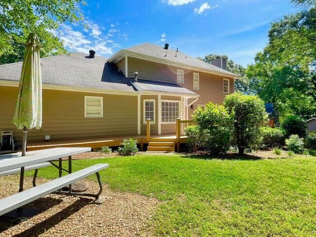 Photo - 811 Mitsy Ridge Dr