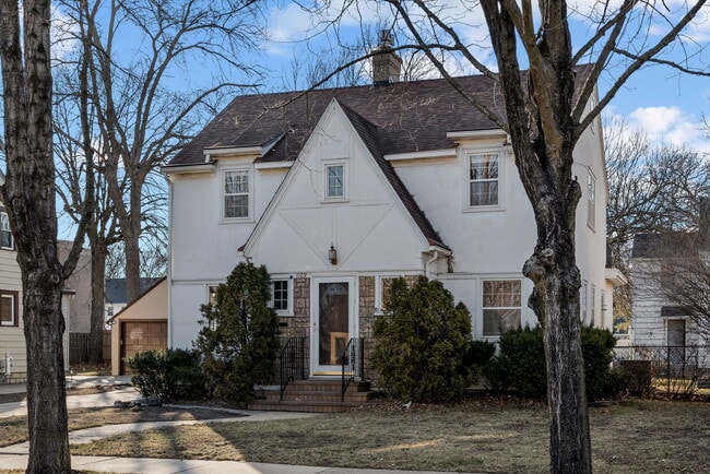 Photo - 1109 3rd St NW