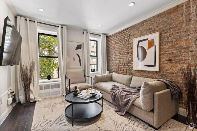Building Photo - 323 E 78th St Rental