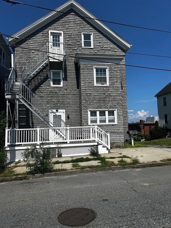 Building Photo - 404 Bradford Ave Unit 3