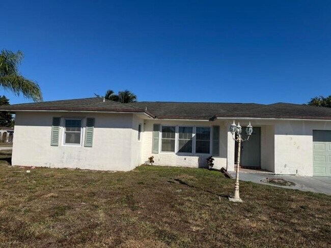 Photo - 4954 Ataman St