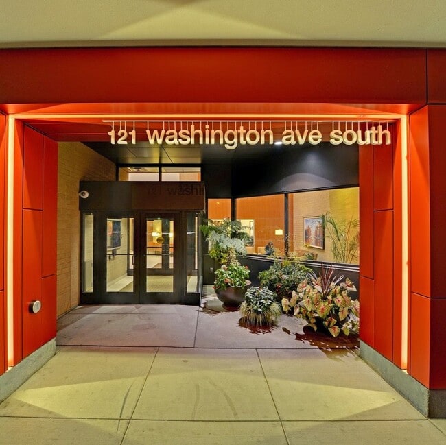 Front door - 121 Washington Ave S Unit 1016