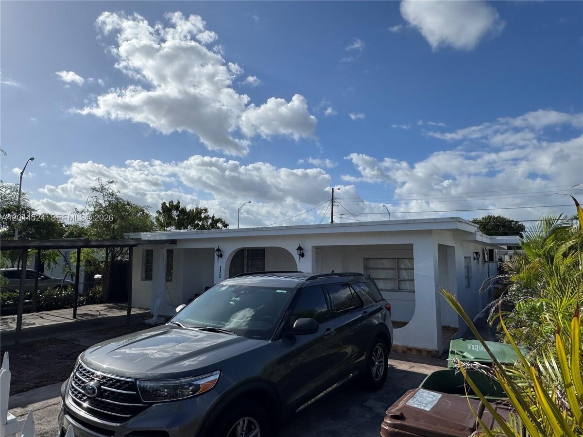 Photo - 222 W 37th St