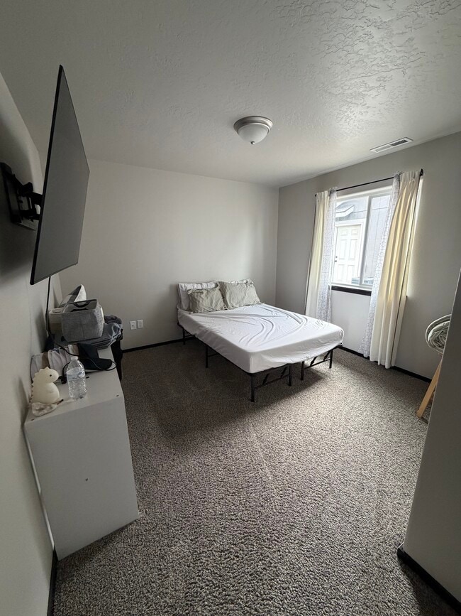 Photo - 349 Cartwright Ave