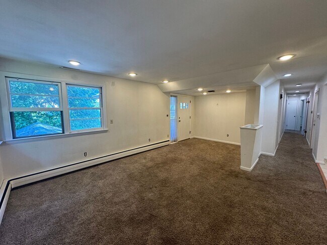 Photo - 34 Hampshire Rd Unit 2nd floor