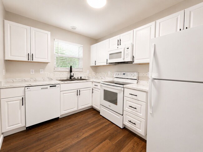 Photo - 6814 Trousdale Rd NW