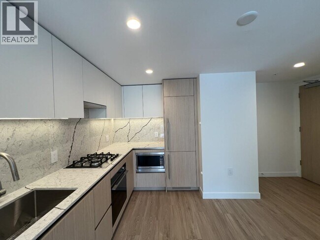 2135 Springer Ave Unit 409