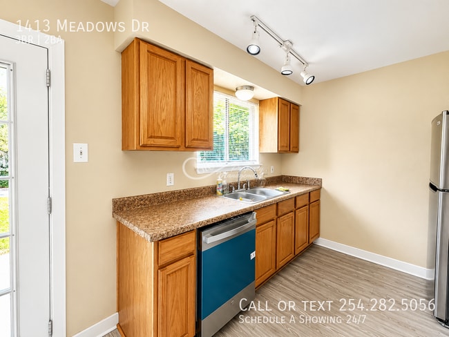 Photo - 1413 Meadows Dr