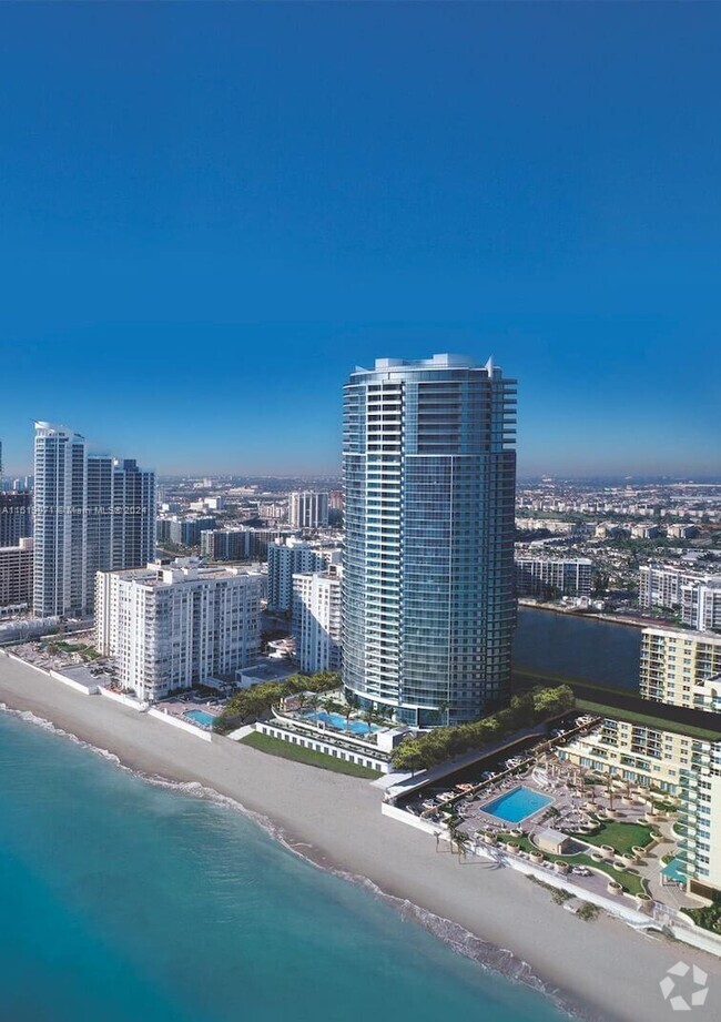 Building Photo - 2711 S Ocean Dr Rental