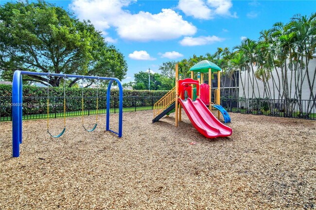 Photo - 1150 N Liberty Ave Unit 1150G