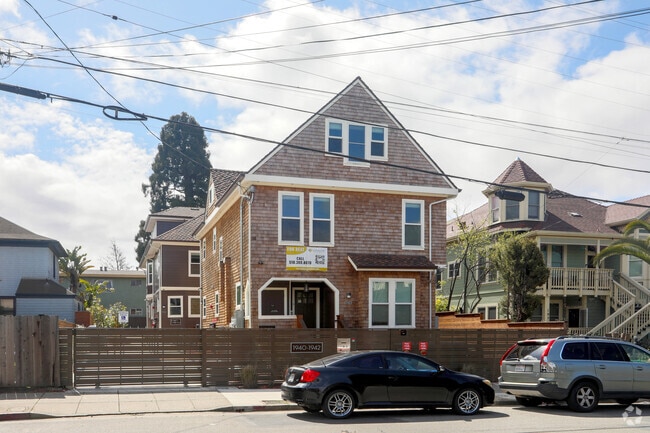 1940-1942 Haste St.