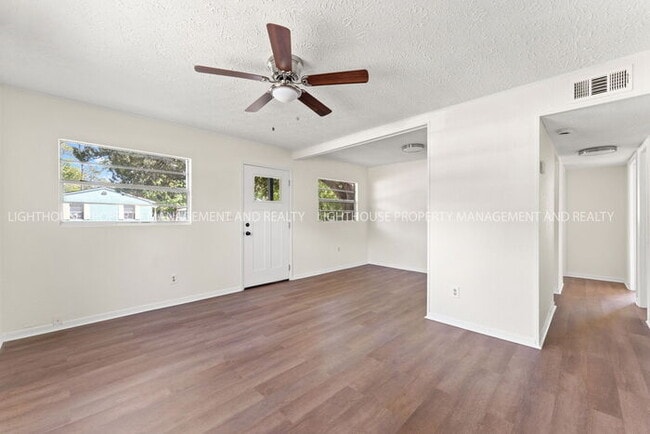 Photo - Updated 2 Bedroom Home Near Naval Station Mayport