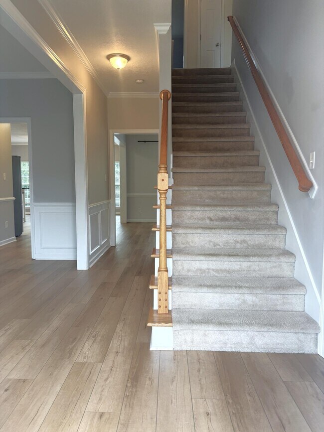 Photo - 1673 Jamestown Ave