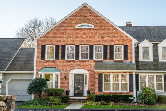 Photo - 143 East Ave