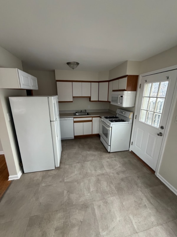 Photo - 400 Parkview Dr