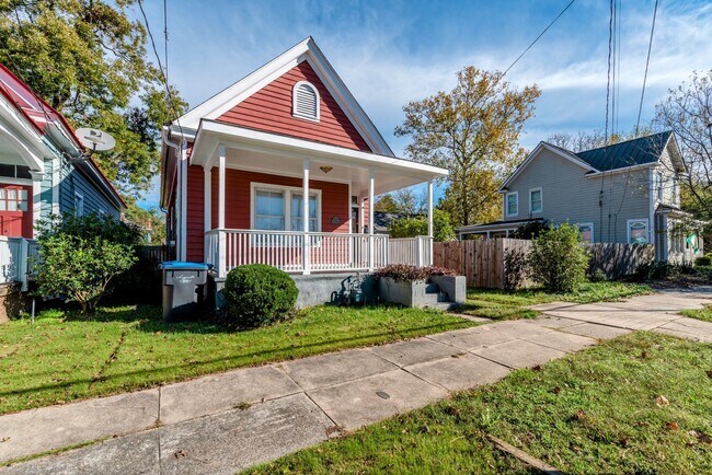 Photo - 1 bed/1 bath house for rent close to Downtown Augusta, with off-street parking!