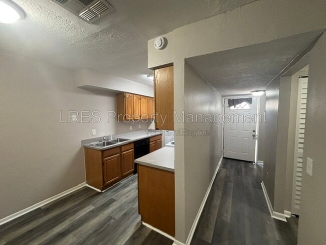 Photo - 1605 Terrace Dr