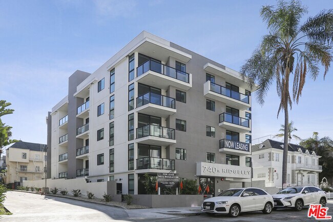 Building Photo - 740 Ridgeley Dr Unit PH 503