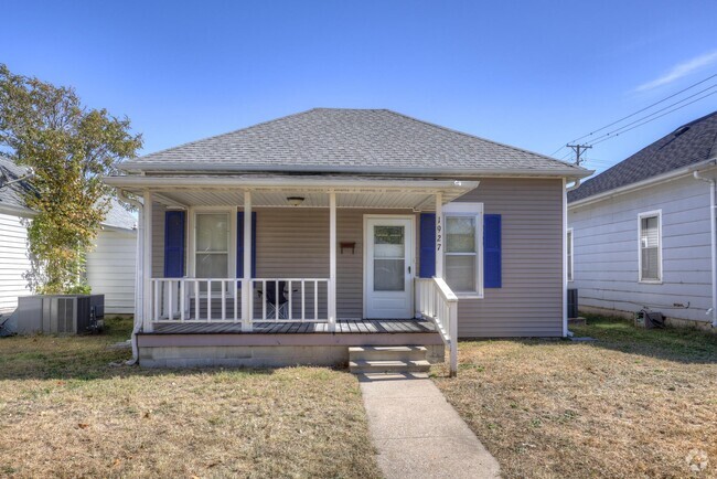 Building Photo - 1927 Bird Ave Rental