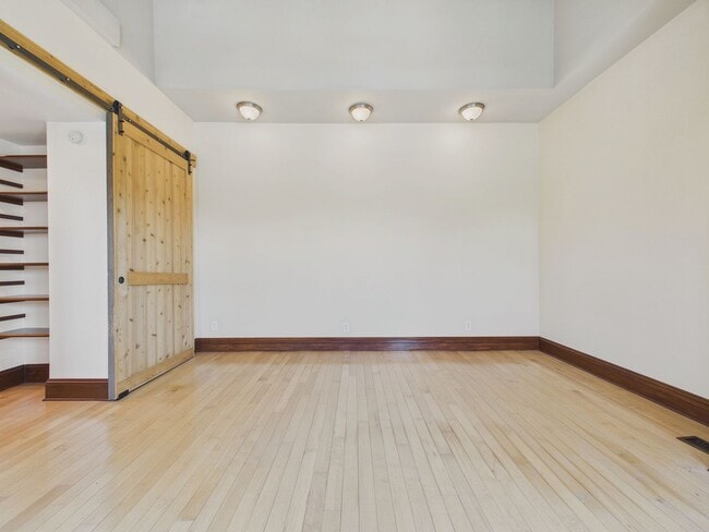 Photo - 205 Logan St Unit 2