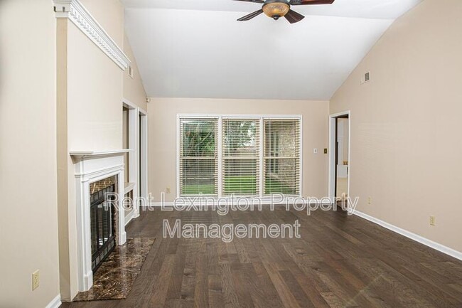 Photo - 4661 Saron Dr