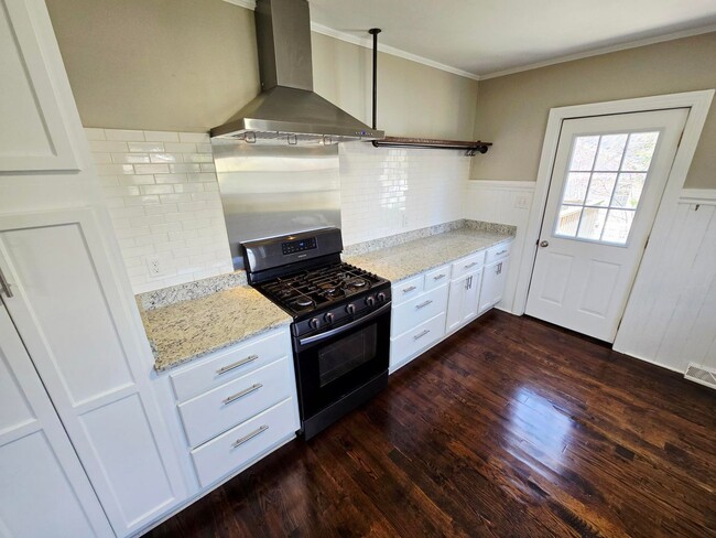 Photo - Charming Brick Home for Rent in Burlington