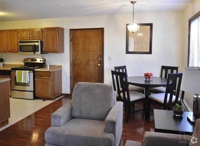 Building Photo - 947 Capitol Ave Unit 3 Rental
