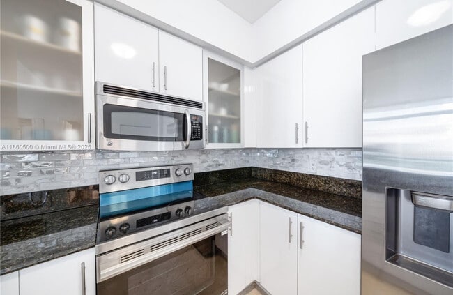 Photo - 7900 Harbor Island Dr Unidad ph 14