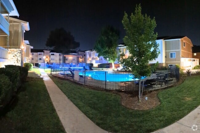 Building Photo - Windham Court Rental