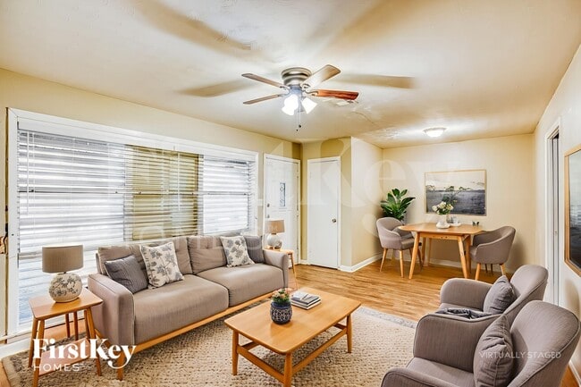 Photo - 1610 13th Ave N