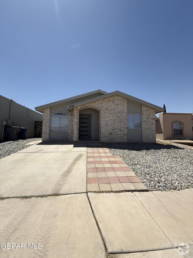 Building Photo - 9128 Bur Oak Cir Rental