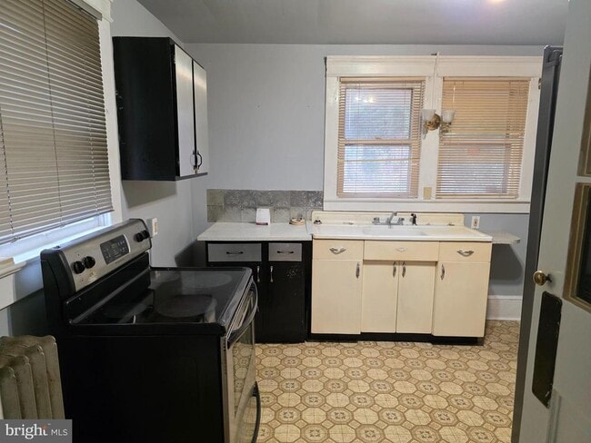 Building Photo - 314 W Martin St