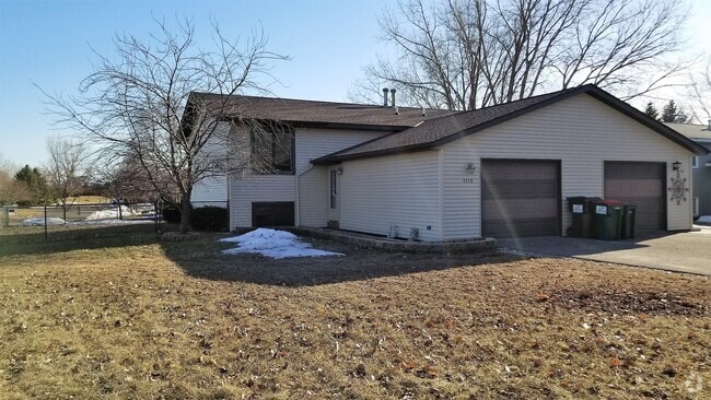 Building Photo - 2218 Namekagon St Rental