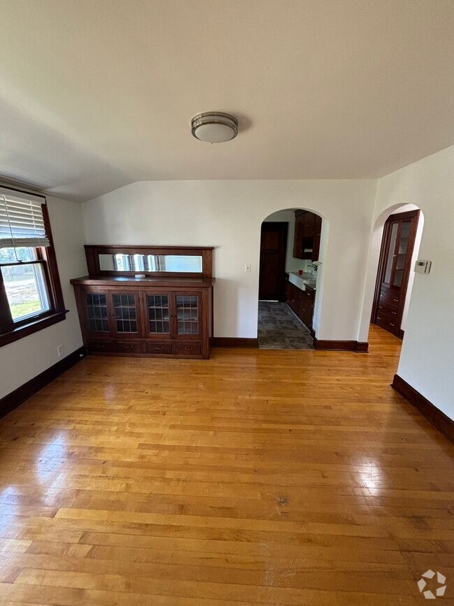 Building Photo - 3211 W Fairmount Ave Unit 3211 W Fairmount Ave Rental