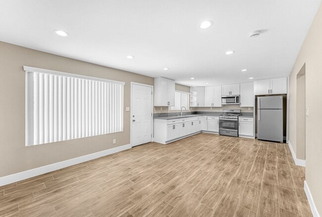 Photo - 2417 W Stanford St Unit #2