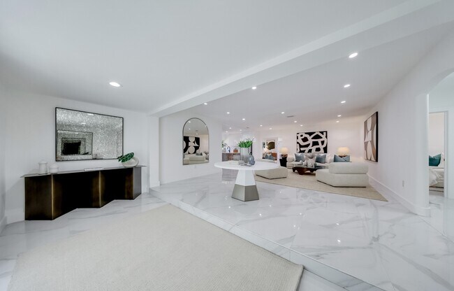 Photo - 871 NE 81st St