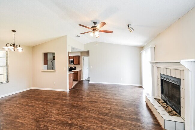 Photo - 1545 Kingfisher Blvd