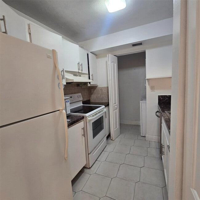 Photo - 15470 SW 82nd Ln Unidad 332