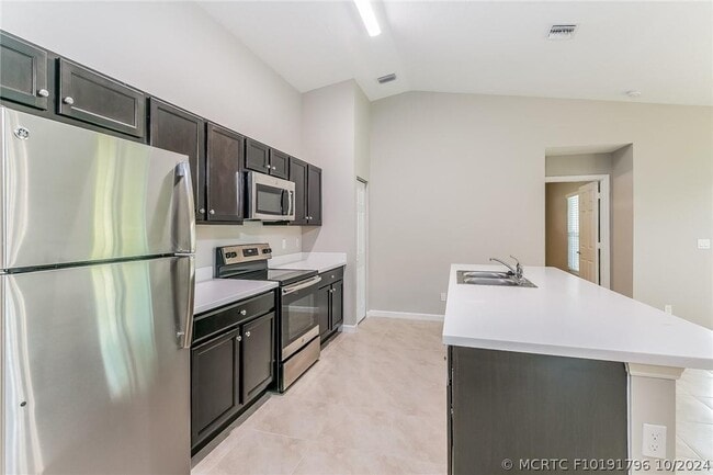 Photo - 952 SW Jasper Ave