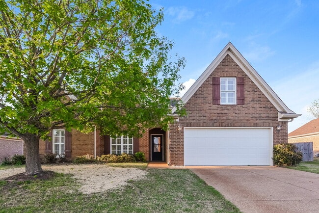 Building Photo - 3080 Greenhouse Dr