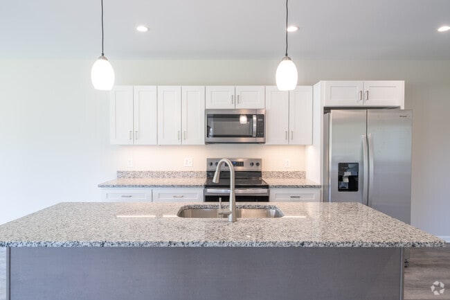 2 BR, 1BA - 1398SF - Kitchen
