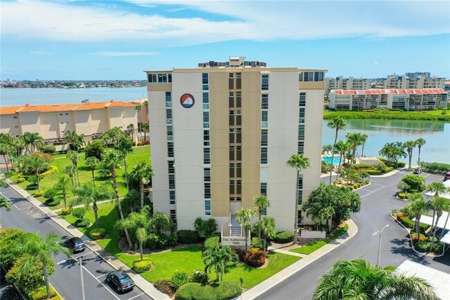 7400 Sun Island Dr S Unidad 503