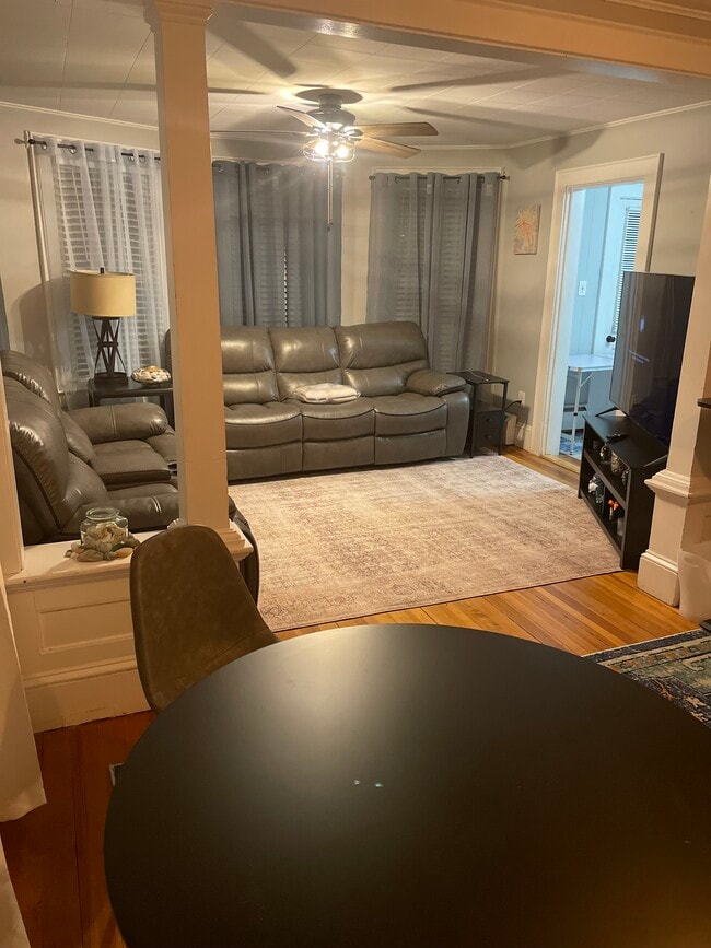 Sala de estar - 20 Crescent St Apartamentos Unidad 2