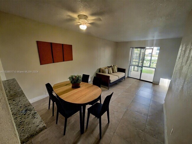 Photo - 861 NE 209th Terrace