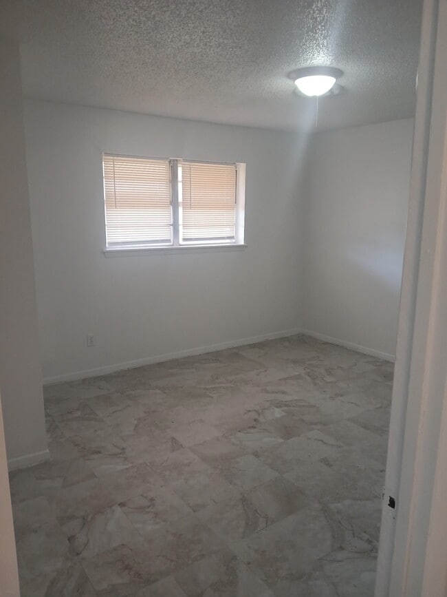 Photo - 1406 E 1st St Unidad 8